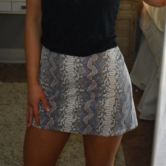 Printed Mini Skirt, Small - Picture 5 of 6
